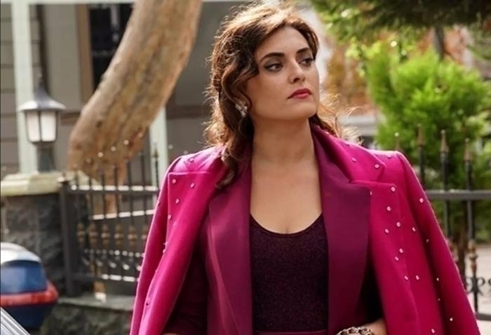 Aslıhan Gürbüz'ün Makyajsız Halleri Sosyal Medyayı Salladı!