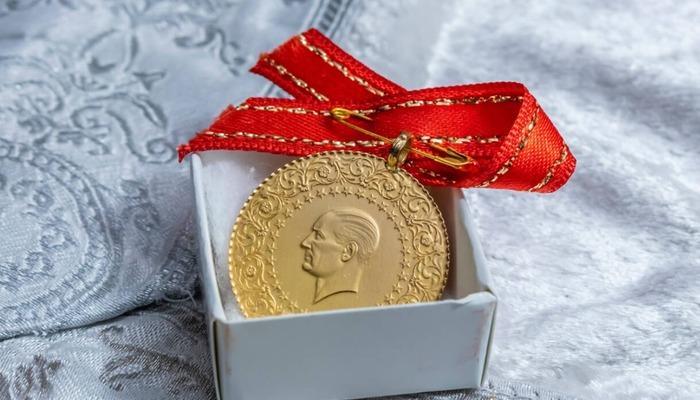 Gram Altın Yükselir Mi, Düşer Mi? Piyasa Karıştı...