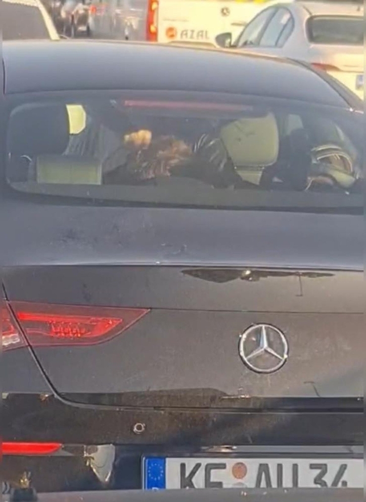 Sarıyer'de Lüks Otomobilde Kadına Şiddet! Engelli Çocuğunun Yanında Dövdü...