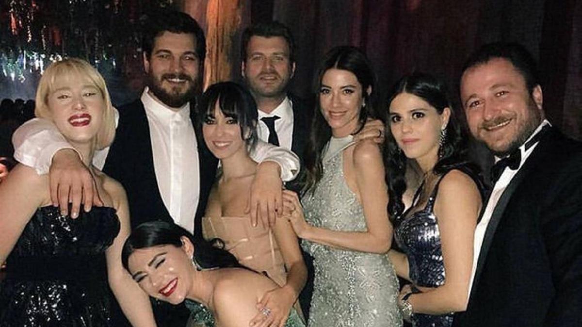 Çağatay Ulusoy, Eski Sevgilisi Duygu Sarışın'ı Takip Etmeye Başladı