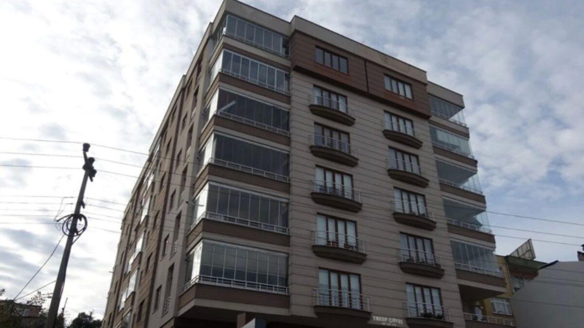 Trabzon'da Anaokulu Öğretmeni Balkondan Atlayarak İntihar Etti