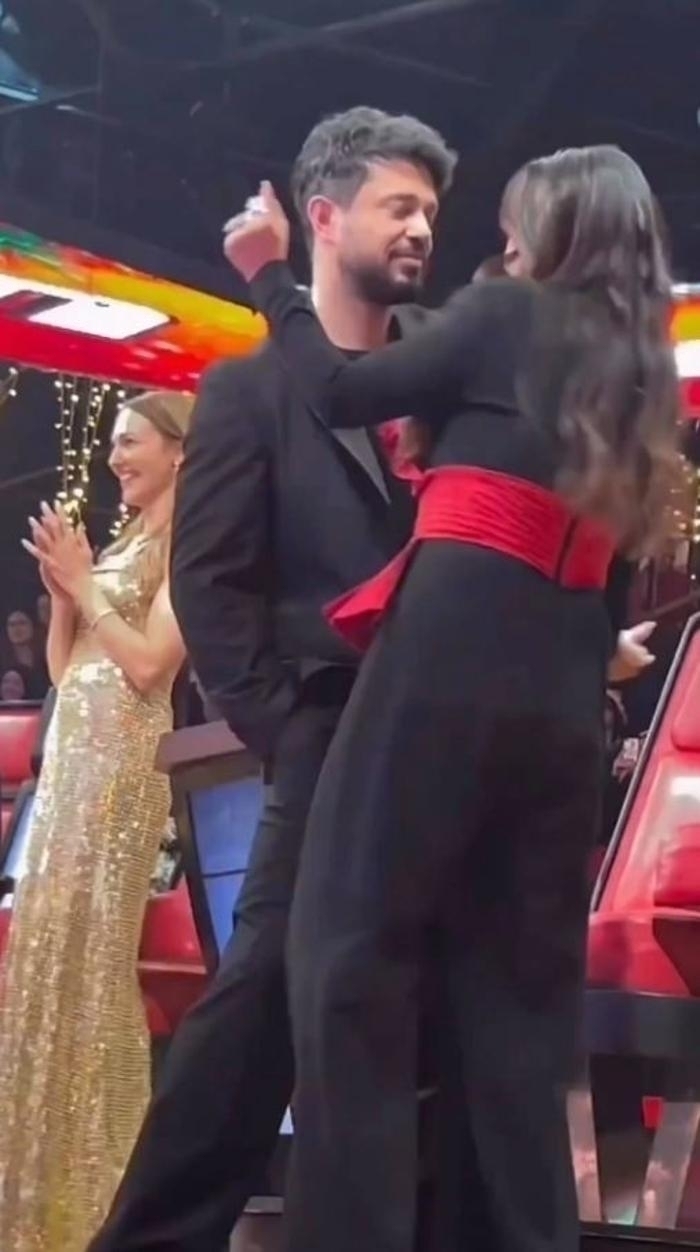 Ebru Gündeş Ve Murat Boz'un Yılbaşı Dansları Sosyal Medyayı Salladı!