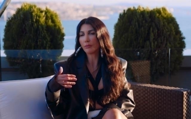 Hande Yener, Şarkıcılığı Nasıl Başladığını Ve Sezen Aksu İle İlişkisini Anlattı