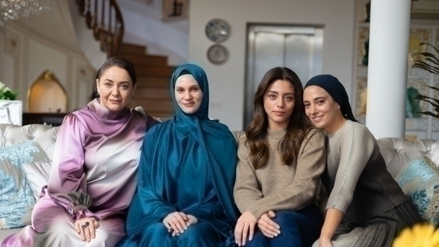 Farah Zeynep Abdullah, Kızılcık Şerbeti Dizisinden Para Aldı Mı?