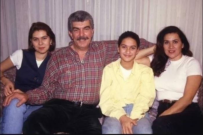 Bergüzar Korel'in Annesi Yeşilçam Oyuncusu Çıktı!