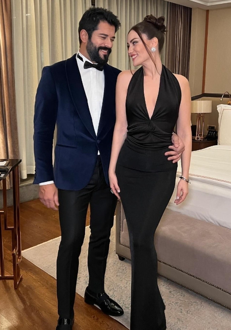 Fahriye Evcen İle Burak Özçivit Aşk Tatiline Çıkıyor!