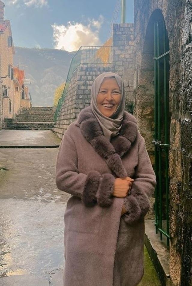 Zehra Güneş, Annesiyle Verdiği Pozu Paylaştı!
