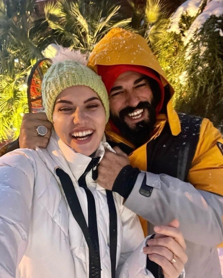 Fahriye Evcen İle Burak Özçivit Aşk Tatiline Çıkıyor!