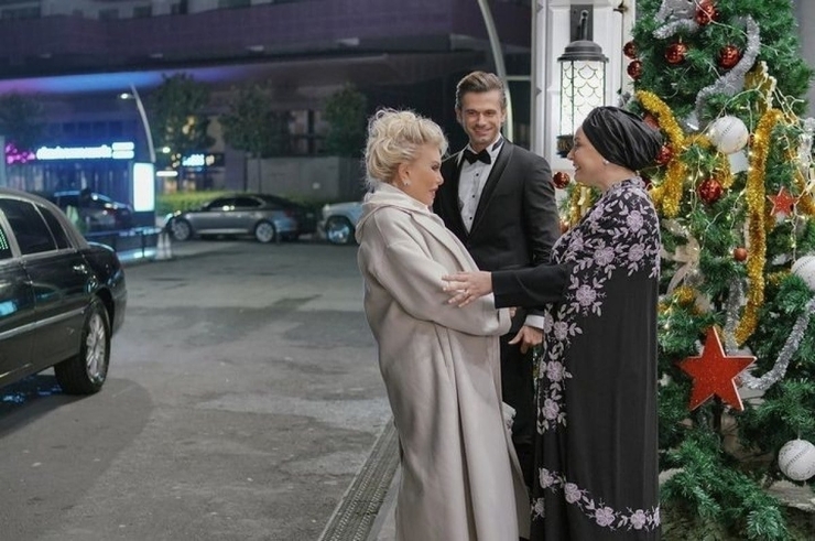 Kızılcık Şerbeti Dizisinin Yılbaşı Bölümünde Ajda Pekkan Var!