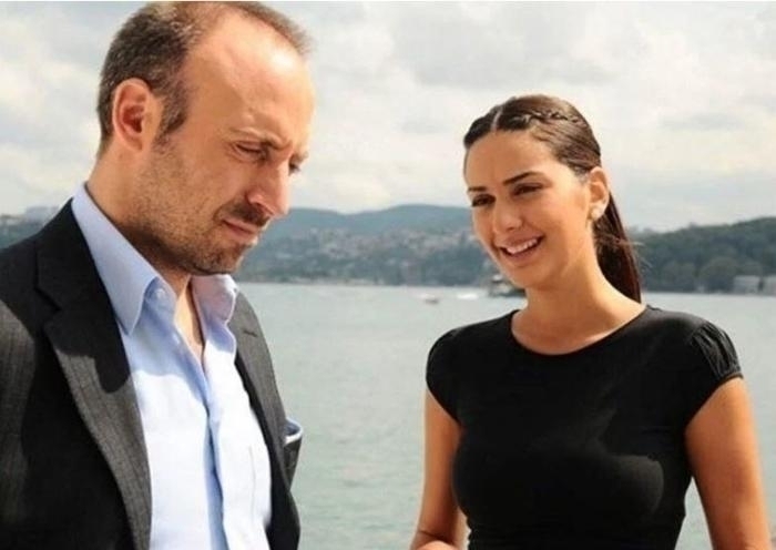 Bergüzar Korel'in Annesi Yeşilçam Oyuncusu Çıktı!