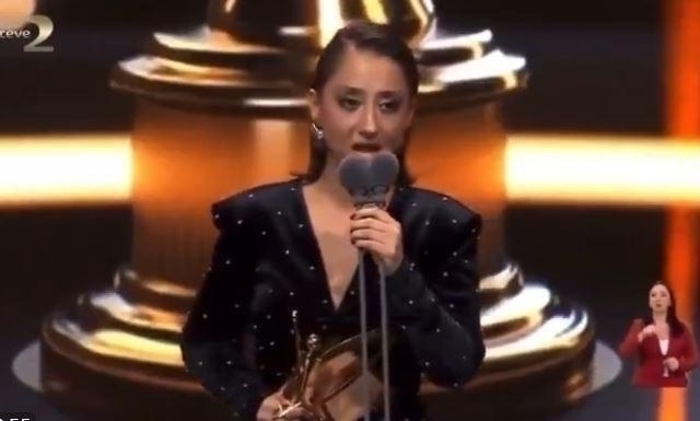 Ecem Erkek, Altın Kelebek Ödül Töreni Konuşmasında Hayvanları Hatırlattı!
