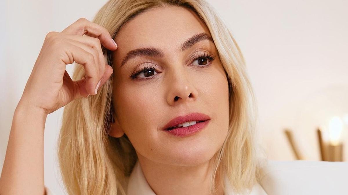 Bergüzar Korel'in Annesi Yeşilçam Oyuncusu Çıktı!