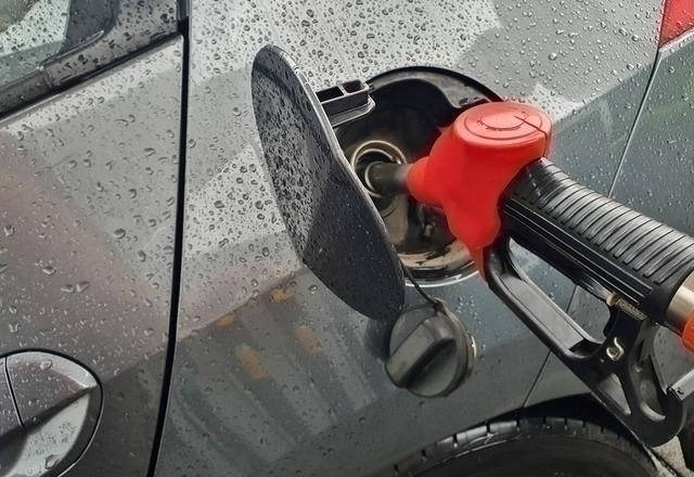 Akaryakıt Zam! Motorin Ve Benzin Fiyatları Yükseldi...