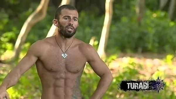 Survivor Turabi'den Padişah Kostümlü Pozlar!