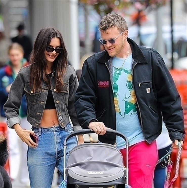 Emily Ratajkowski'nin Cesur Tarzı Kötü Kız Yorumlarını Getirdi!