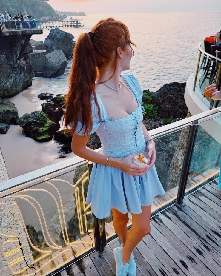 Hande Erçel'in Bali Tatilindeki Muhteşem Görüntüleri Sosyal Medyayı Salladı