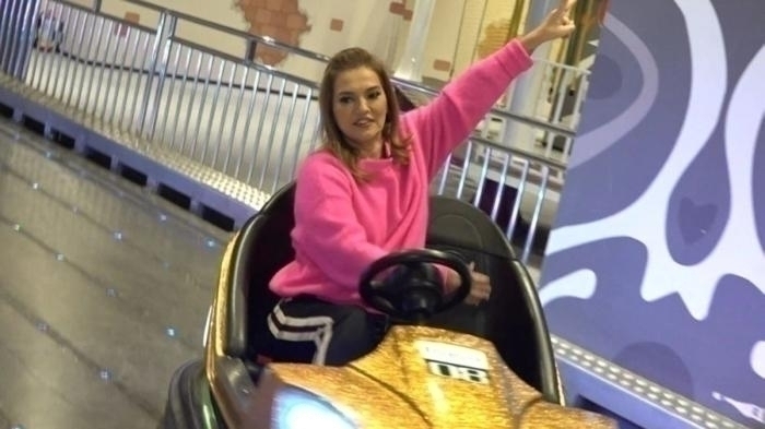 Demet Akalın, Çarpışan Arabaya Bindi!