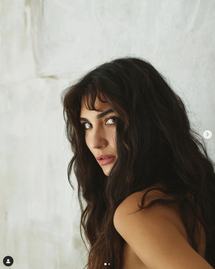 Tuba Büyüküstün'ün Kızları Büyüdükçe Kendine Benziyor!