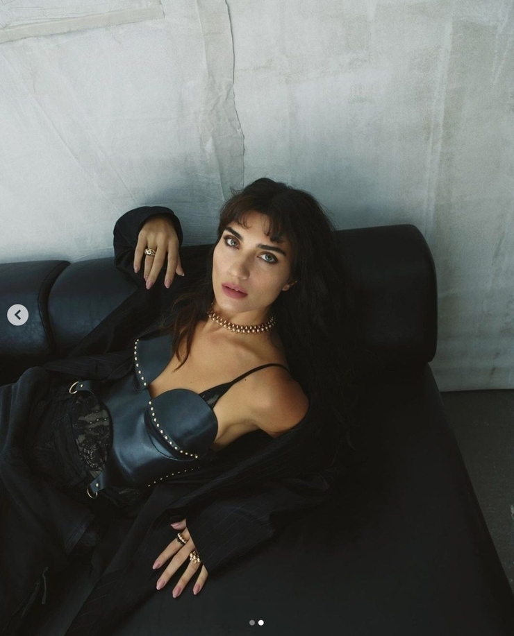 Tuba Büyüküstün'ün Kızları Büyüdükçe Kendine Benziyor!