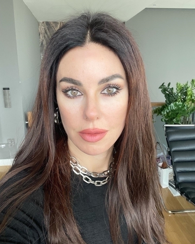 Yapay Zeka Kurbanı Defne Samyeli, Dolandırıcılara Dava Açıyor!