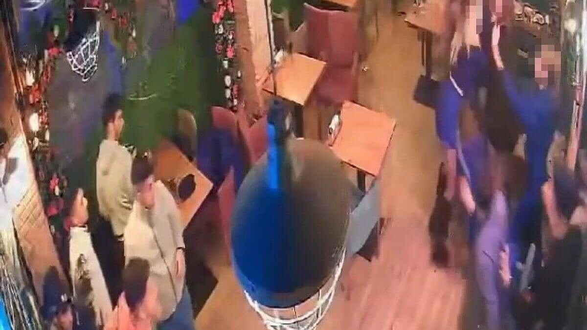 Elazığ'da Kafede Çıkan Kavgada Kadınlar Birbirine Girdi!