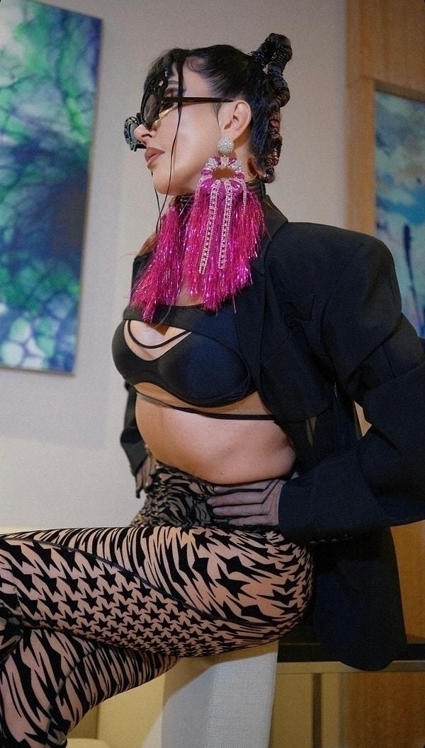 Hande Yener, Antalya Konseri Kulisinden Pozlarını Paylaştı!