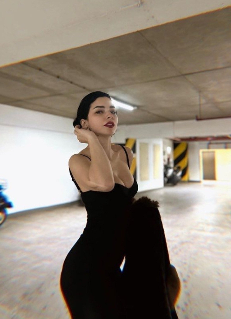 Merve Boluğur, Uzun Bir Süre Sonra Yeni Pozlar Verdi!