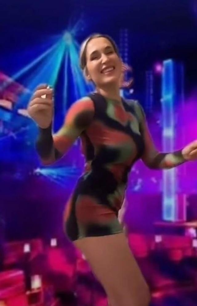 Survivor Sema Aydemir Dilber Dansı Yaptı, Popstar Mehtap Tepki Gösterdi!