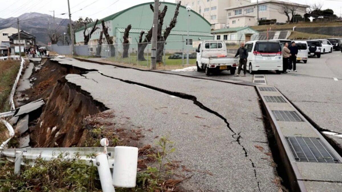 Japonya'da Meydana Gelen Depremde Ölü Sayısı 64'E Ulaştı