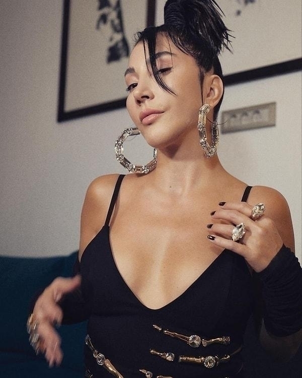 Hande Yener, Antalya Konseri Kulisinden Pozlarını Paylaştı!