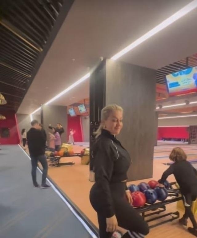 Yeliz Yeşilmen'in Tayt Paylaşımıyla Gündemde: Doğal Güzelliğiyle Estetik Tartışmasına Son Nokta!