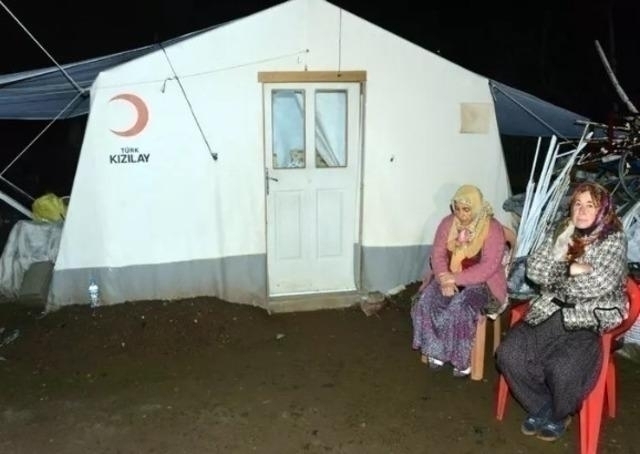 Hasan Can Kaya Ve Haluk Levent Şehit Ailesini Ev Aldı!