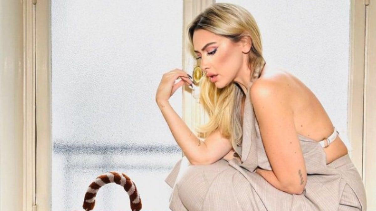Hadise, Saçlarını Boyatmak İçin Belçika'ya Gitti