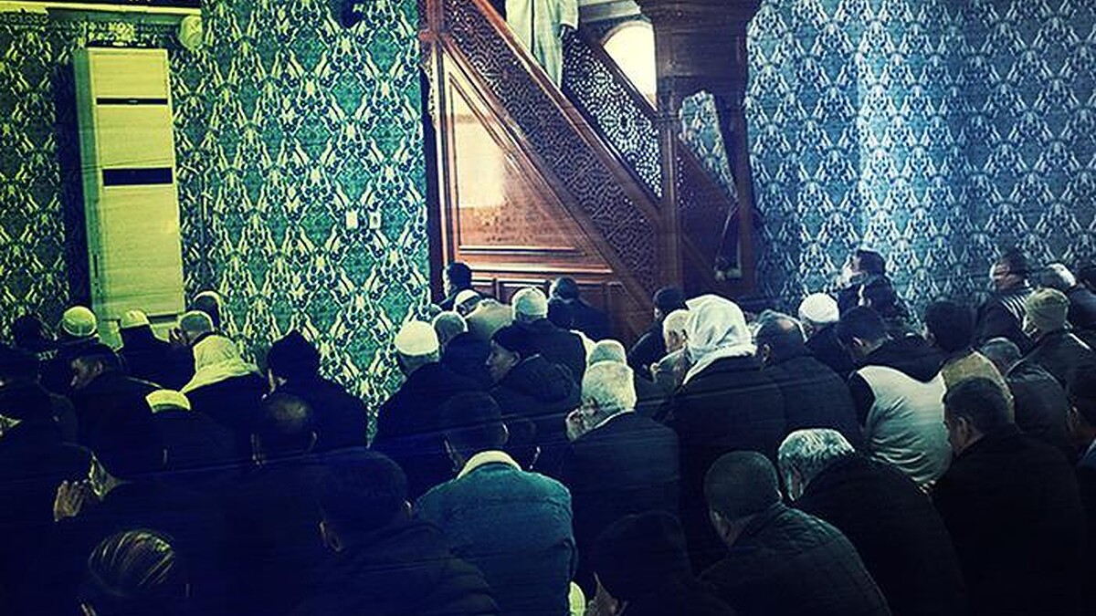 Diyarbakır'da Kaymakam Hutbeyi Beğenmeyince İmamı Darp Etti İddiası! Soruşturma Açıldı...