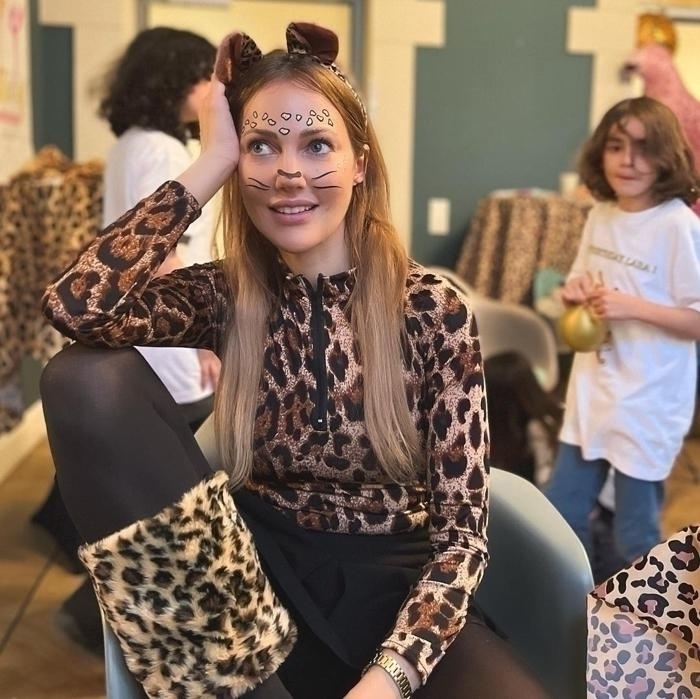 Meryem Uzerli Kızı Lara'nın Doğum Günü İçin Leopar Kostümü Giydi