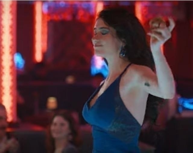 İnci Taneleri Dilber'in Mini Etekli Yeni Pavyon Dansı! "Yeter Artık"