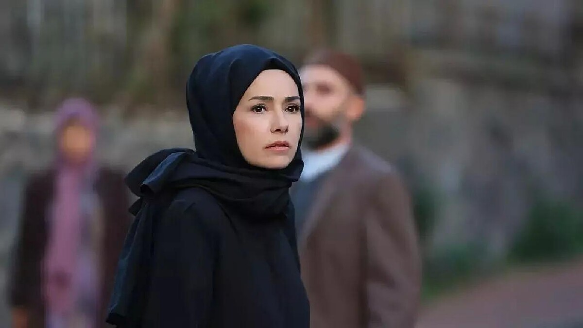 Kızıl Goncalar Dizisinde Dyson Süpürge Reklamı!