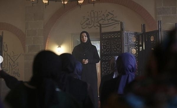 Kızıl Goncalar'da Müyesser Karakteri Asiye Dinçsoy'un Gerçek Hayattaki Hali!