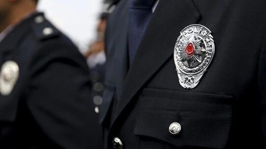 Mersin Emniyet Müdürü Mehmet Aslan'ın kardeşi Nezir Aslan, kaçak makaron operasyonunda...