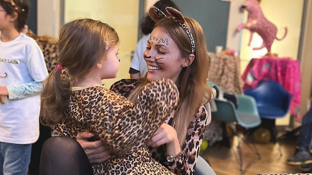 Meryem Uzerli Kızı Lara'nın Doğum Günü İçin Leopar Kostümü Giydi