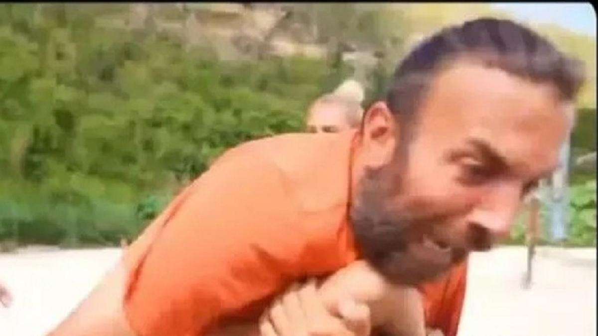 Survivor'da Sercan'ın Kavgayı Ayırırken Halleri Mizah Oldu!