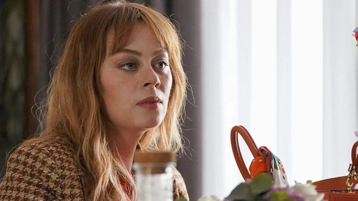 Demet Evgar, Bahar Dizisi Performansıyla İzleyicileri Büyüledi