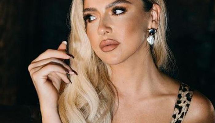 Hadise'nin Derin Göğüs Dekolteli Paylaşımı Olay Oldu!