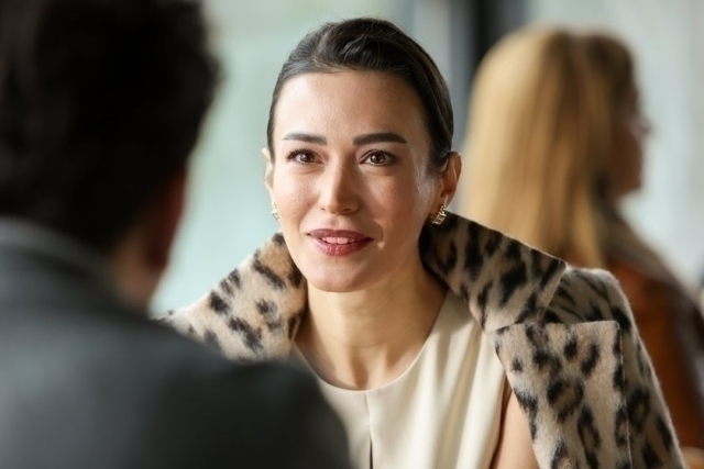 Demet Evgar, Bahar Dizisi Performansıyla İzleyicileri Büyüledi