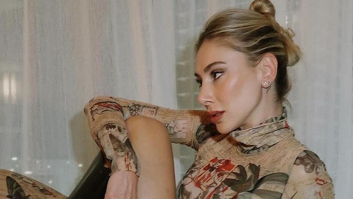 Şeyma Subaşı Yemekten Önce Kızına Poz Verdi!