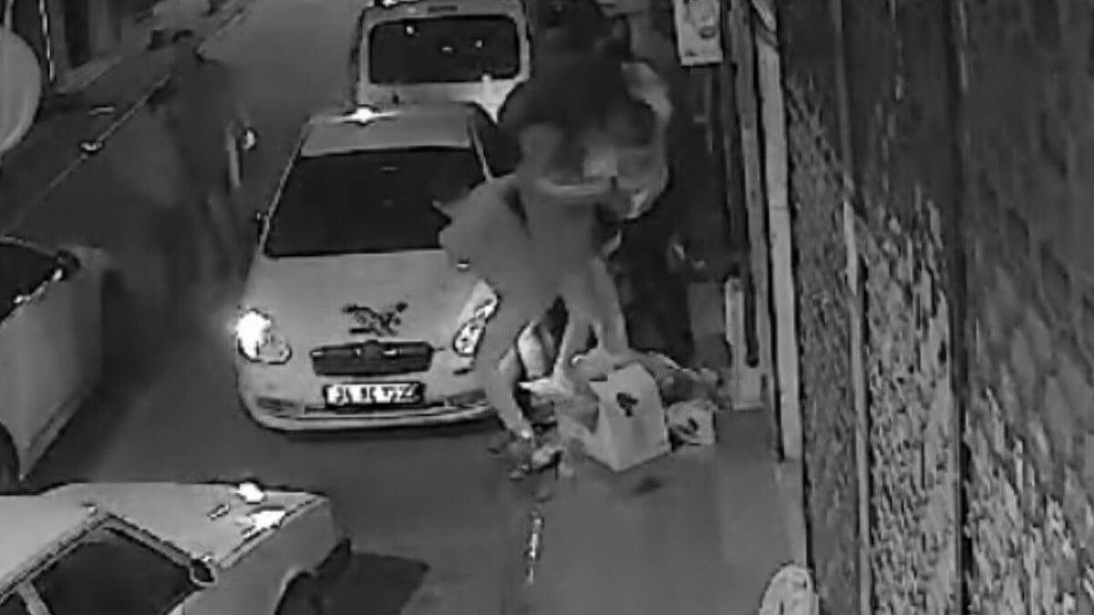 İstanbul Sultangazi'de Asker Eğlencesinde Kızlar Tekme Tokat Kavga Etti!