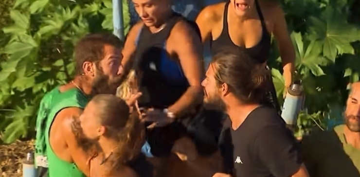 Survivor'da Çıkan Büyük Kavgayı Ekipler Zor Ayırdı! Diskalifiye Olacak Mı?