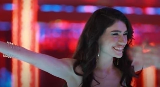İnci Taneleri Dilber'in Mini Etekli Yeni Pavyon Dansı! "Yeter Artık"