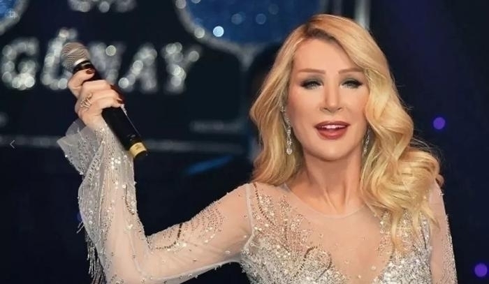 Bahar Öztan'ın Sahne Kariyerindeki İlginç Detay!