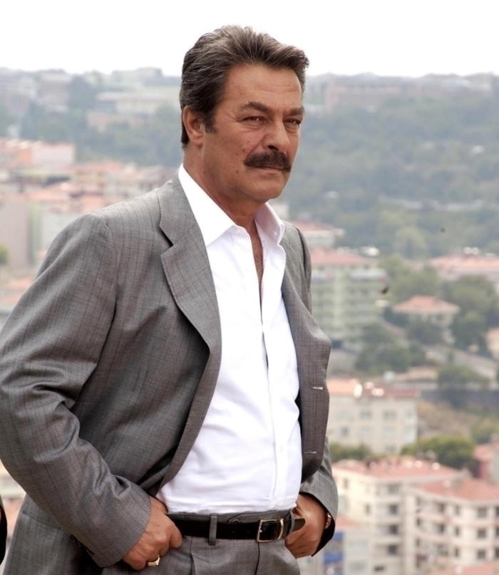 Kadir İnanır'ın Durumu İyileşiyor